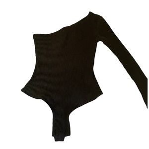 Black asimetric body